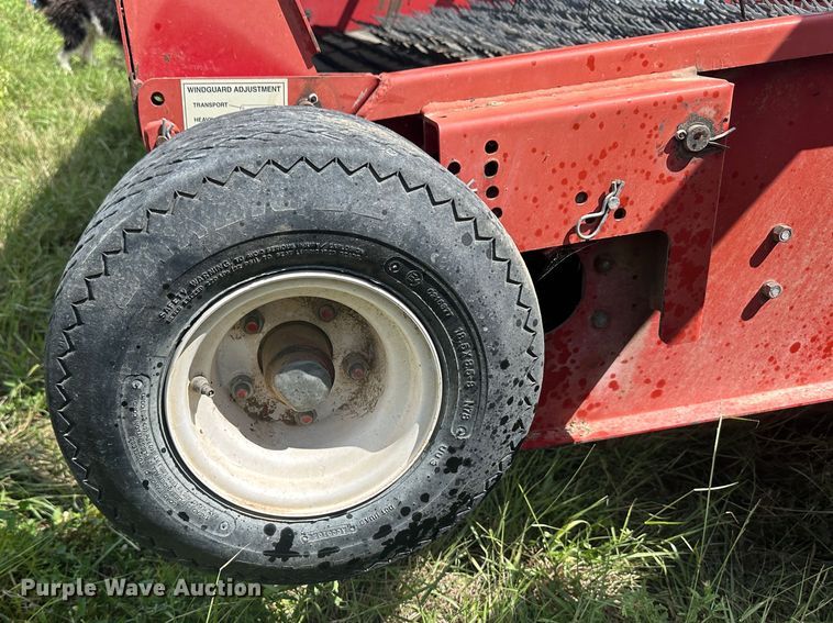 image for item DM2582 H&S TWM12  hay merger