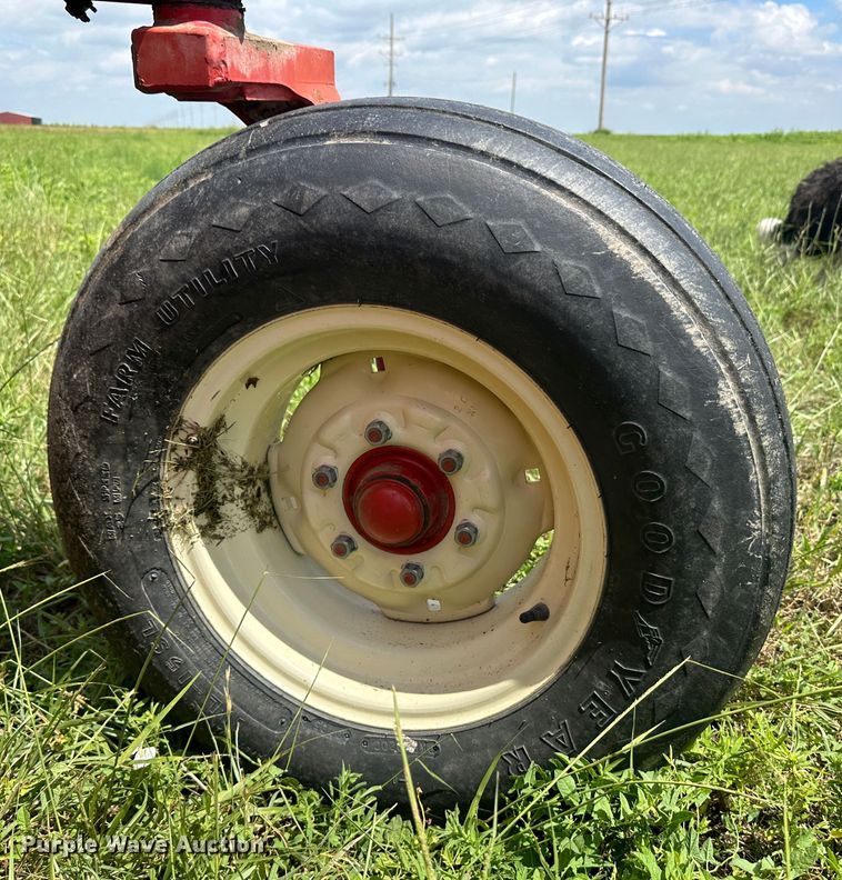 image for item DM2582 H&S TWM12  hay merger