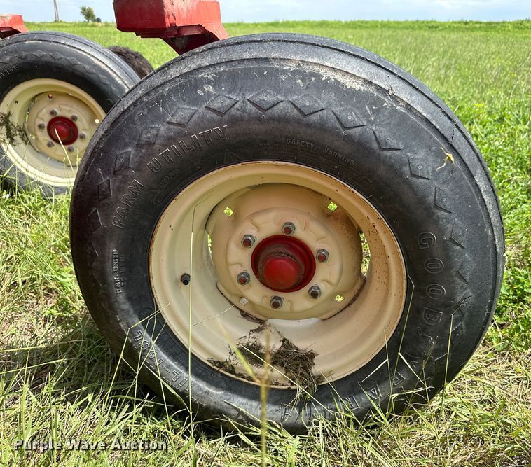 image for item DM2582 H&S TWM12  hay merger