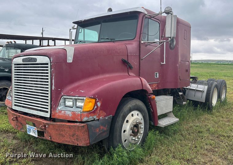 image for item DM2583 1995 Freightliner FLD  semi truck