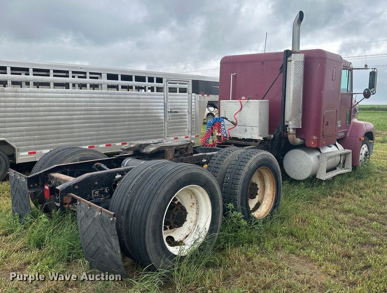 image for item DM2583 1995 Freightliner FLD  semi truck