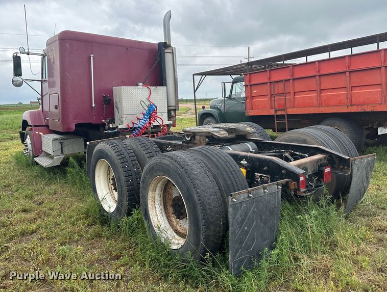 image for item DM2583 1995 Freightliner FLD  semi truck