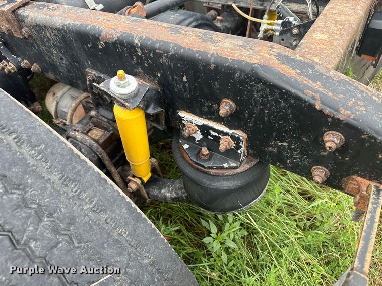 image for item DM2583 1995 Freightliner FLD  semi truck