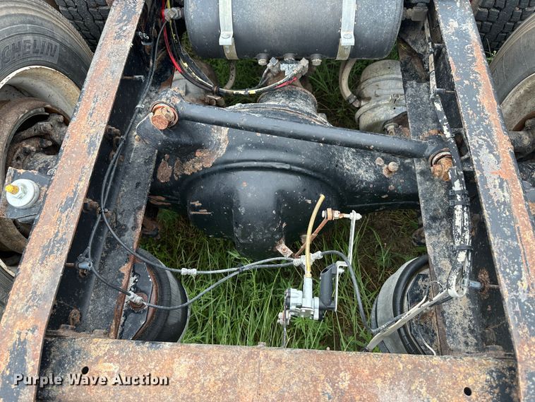 image for item DM2583 1995 Freightliner FLD  semi truck