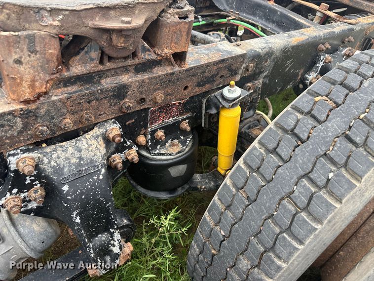 image for item DM2583 1995 Freightliner FLD  semi truck