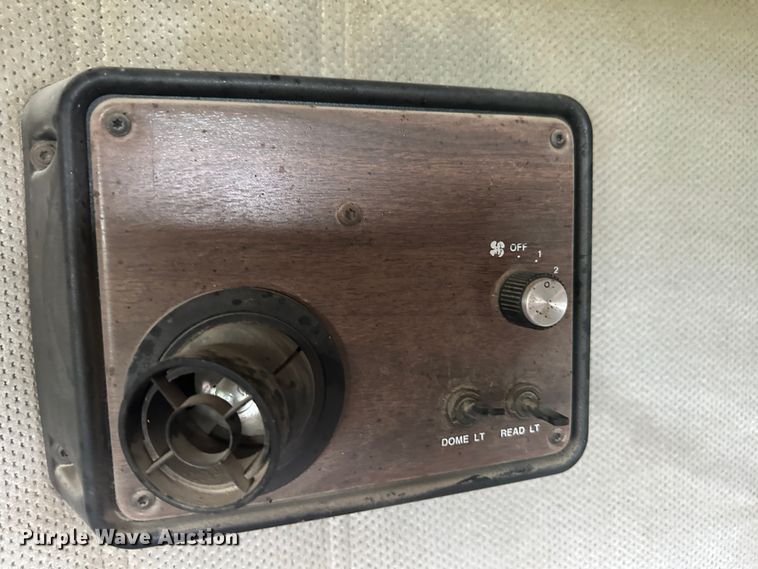 image for item DM2583 1995 Freightliner FLD  semi truck