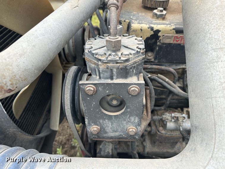 image for item DM2583 1995 Freightliner FLD  semi truck