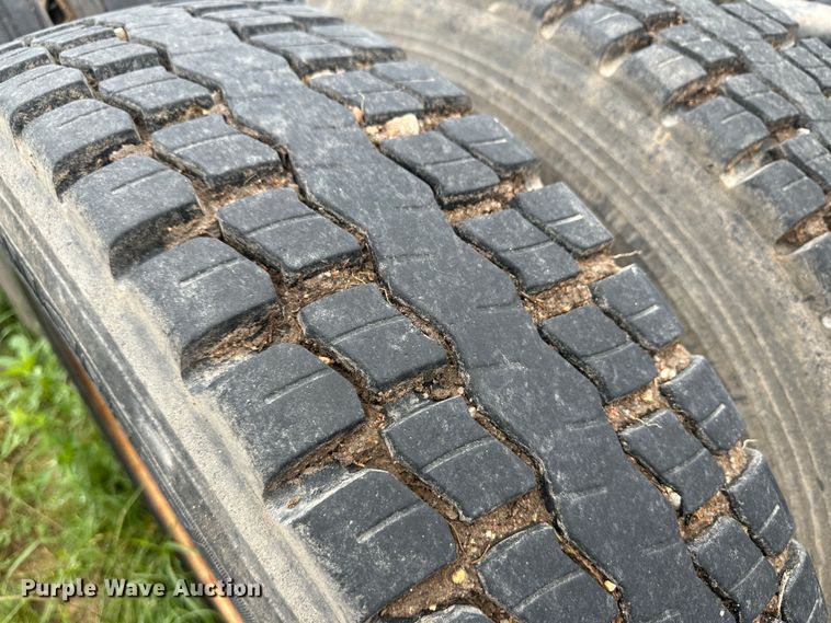 image for item DM2583 1995 Freightliner FLD  semi truck