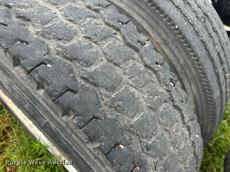 image for item DM2583 1995 Freightliner FLD  semi truck