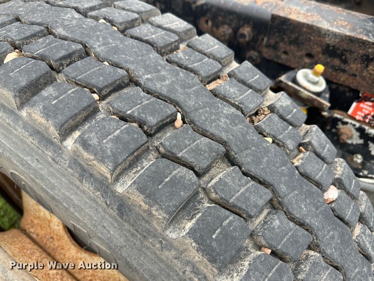 image for item DM2583 1995 Freightliner FLD  semi truck