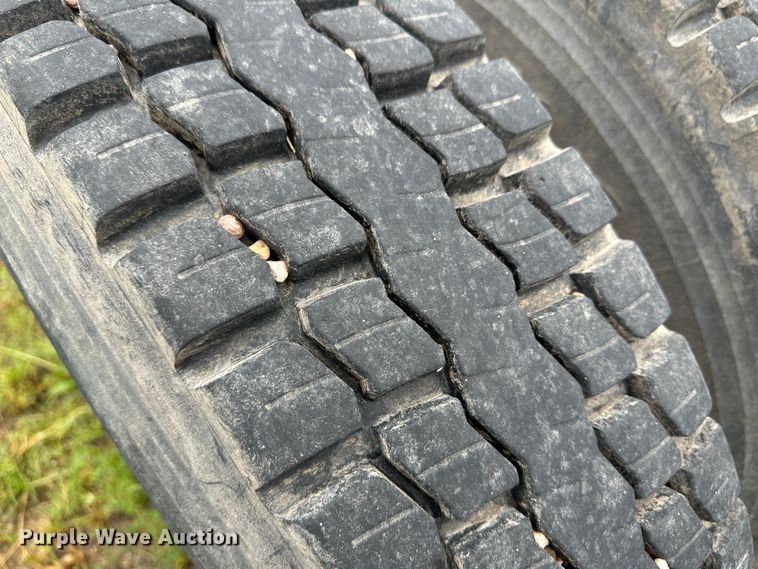 image for item DM2583 1995 Freightliner FLD  semi truck