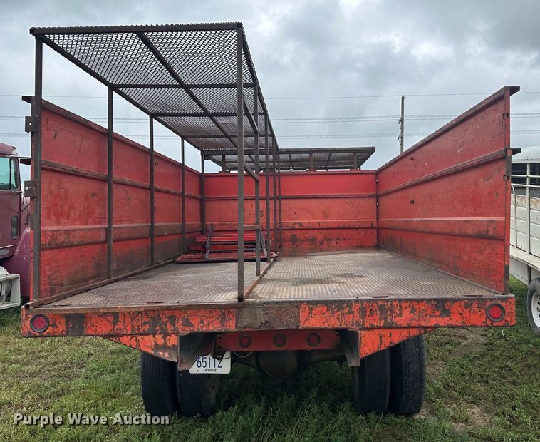 image for item DM2584 1965 International Loadstar 1600  grain truck