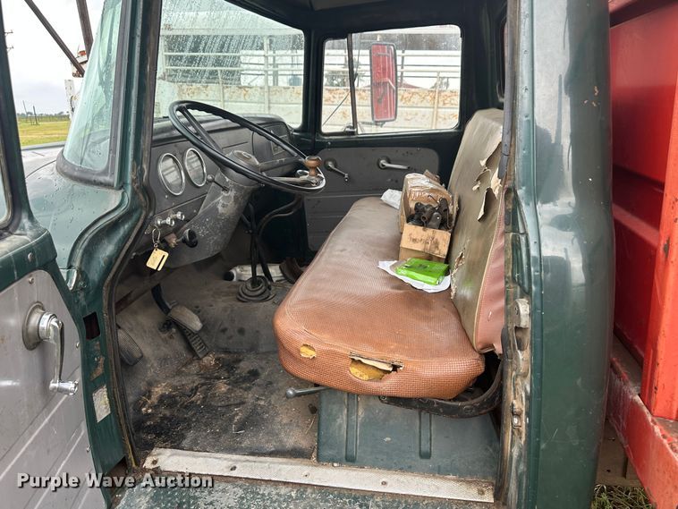 image for item DM2584 1965 International Loadstar 1600  grain truck