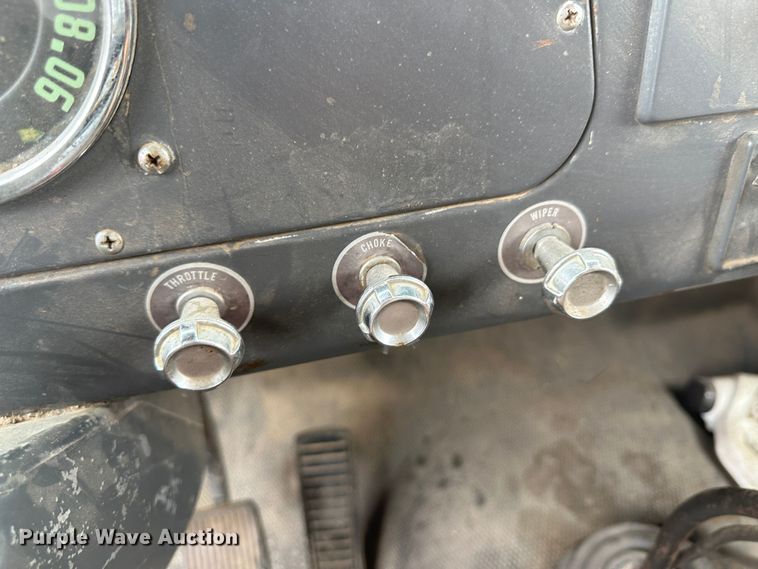 image for item DM2584 1965 International Loadstar 1600  grain truck