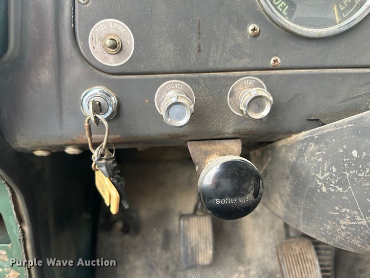 image for item DM2584 1965 International Loadstar 1600  grain truck