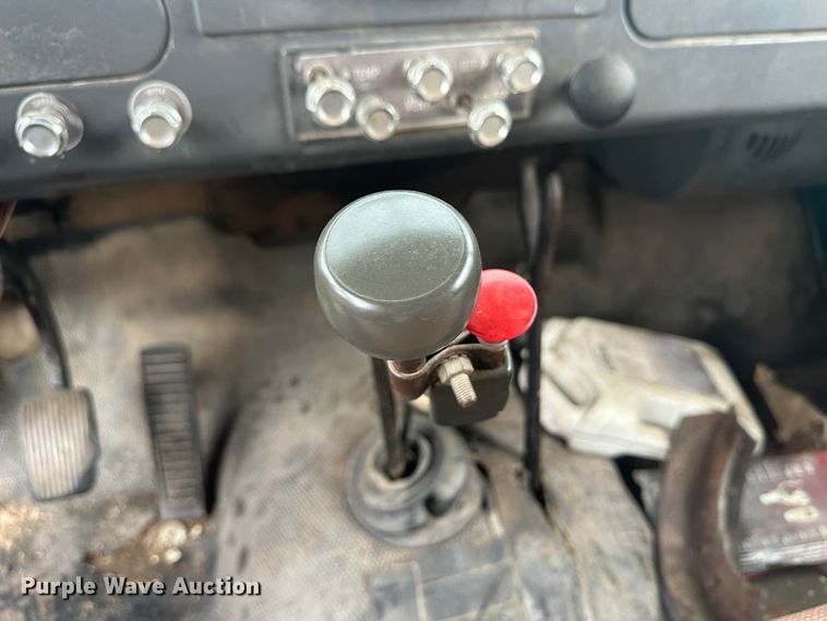 image for item DM2584 1965 International Loadstar 1600  grain truck