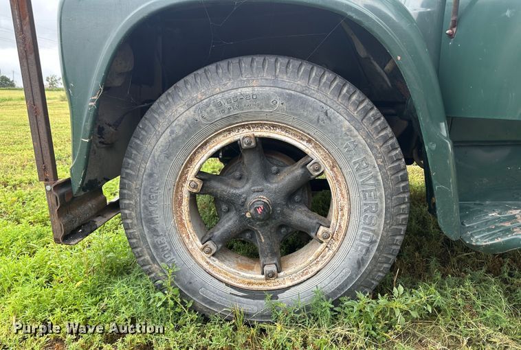 image for item DM2584 1965 International Loadstar 1600  grain truck