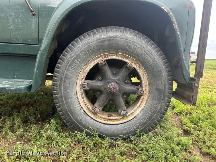 image for item DM2584 1965 International Loadstar 1600  grain truck