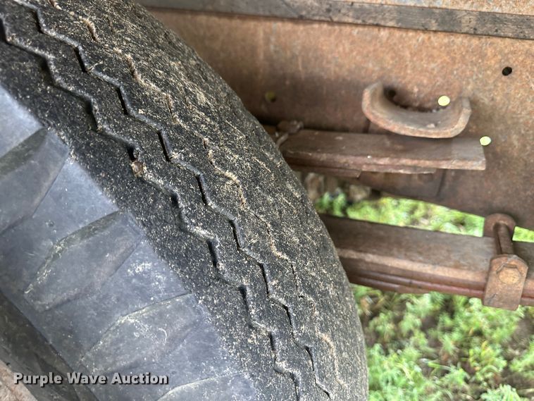 image for item DM2584 1965 International Loadstar 1600  grain truck