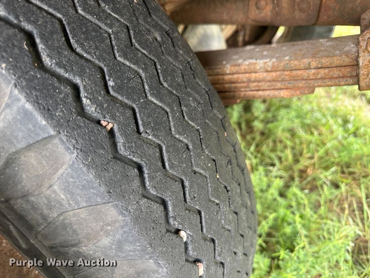 image for item DM2584 1965 International Loadstar 1600  grain truck