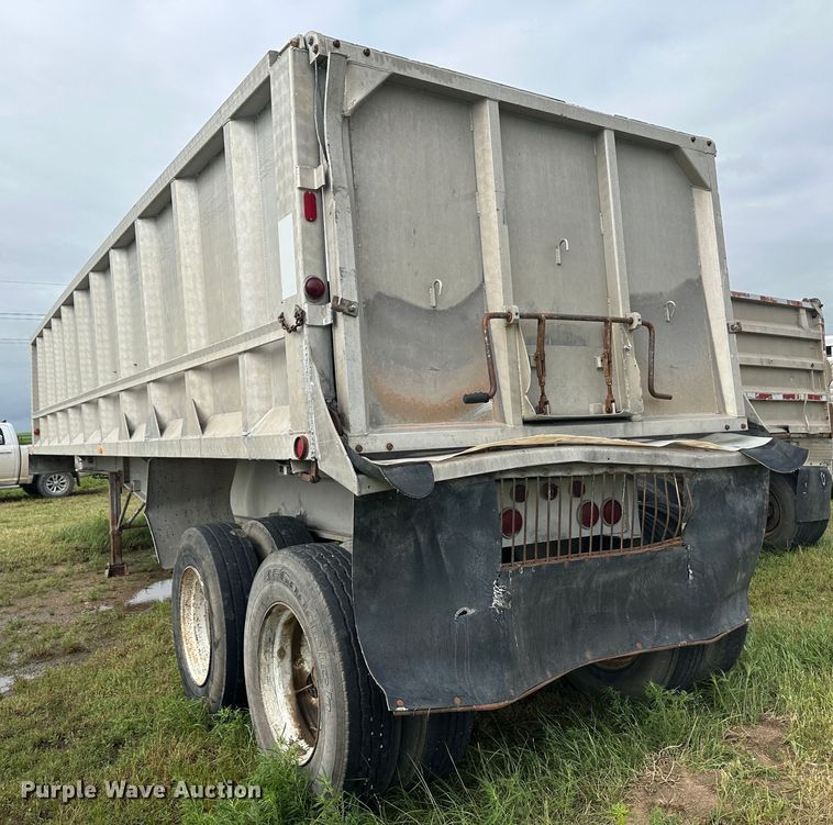 image for item DM2585 1978 Ravens  end dump trailer