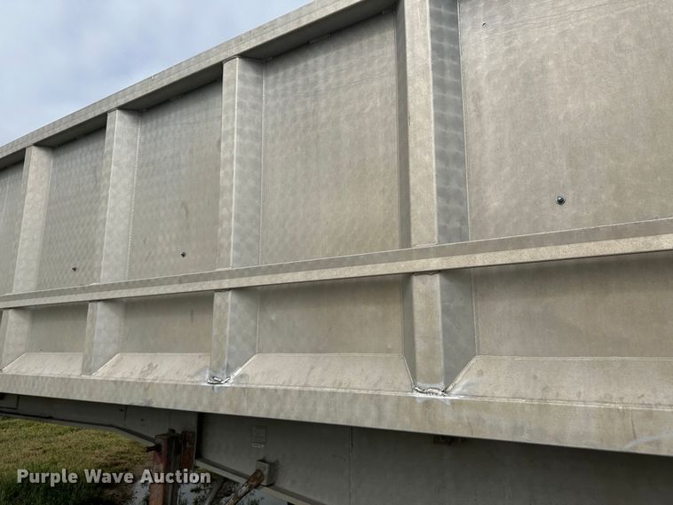 image for item DM2585 1978 Ravens  end dump trailer