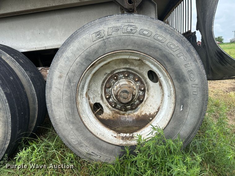 image for item DM2585 1978 Ravens  end dump trailer