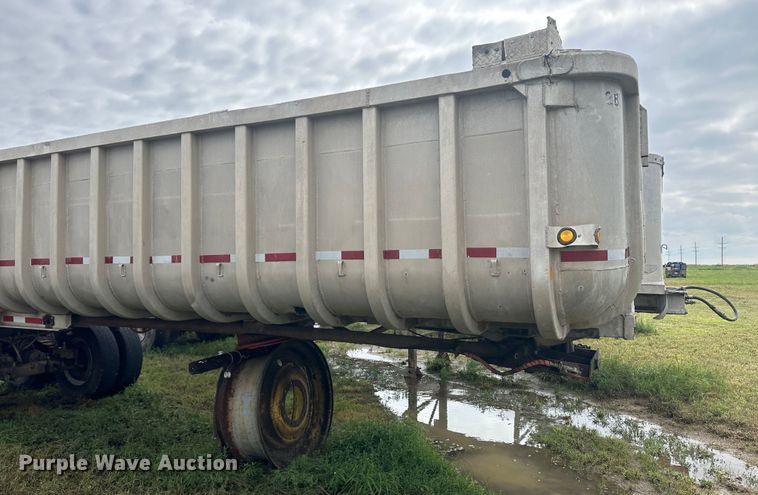 image for item DM2586 1974 Fruehauf  end dump trailer