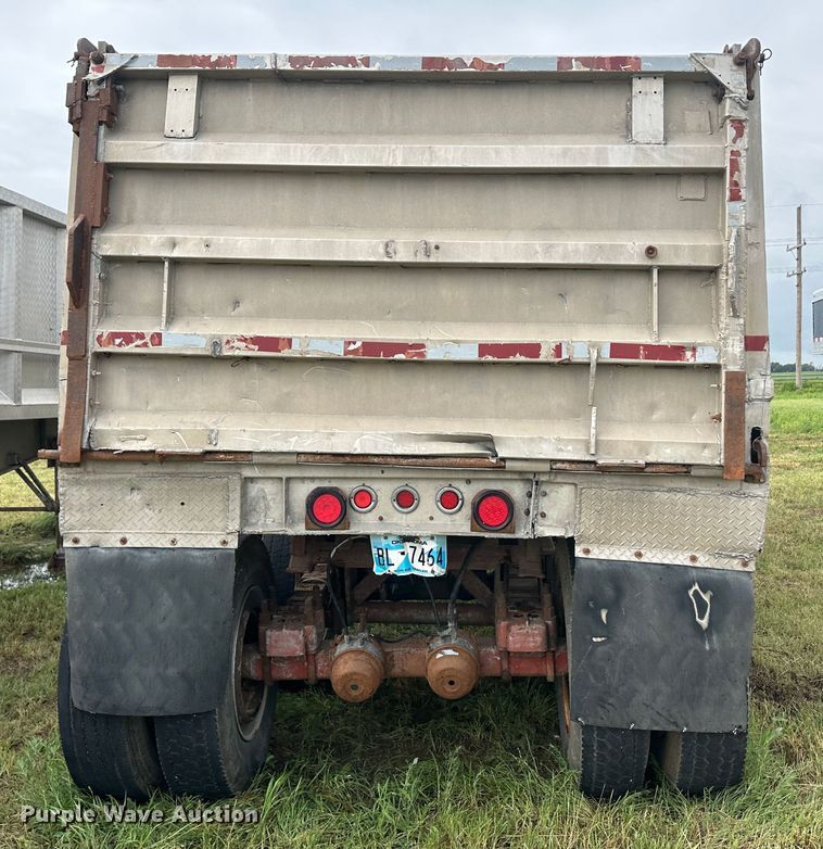 image for item DM2586 1974 Fruehauf  end dump trailer