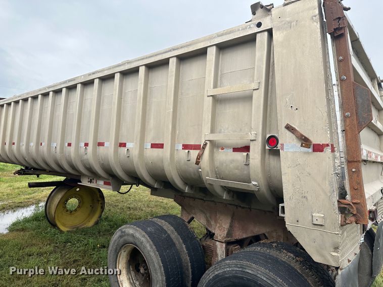 image for item DM2586 1974 Fruehauf  end dump trailer