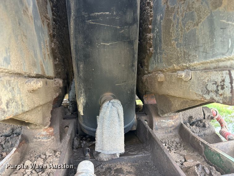 image for item DM2586 1974 Fruehauf  end dump trailer