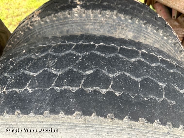 image for item DM2586 1974 Fruehauf  end dump trailer