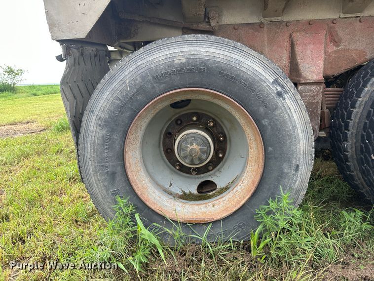 image for item DM2586 1974 Fruehauf  end dump trailer