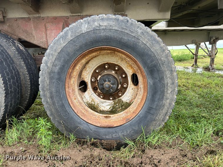 image for item DM2586 1974 Fruehauf  end dump trailer