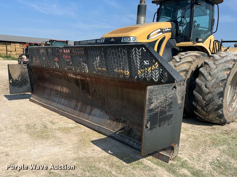 image for item DN3056 2013 Challenger MT965C  4WD tractor