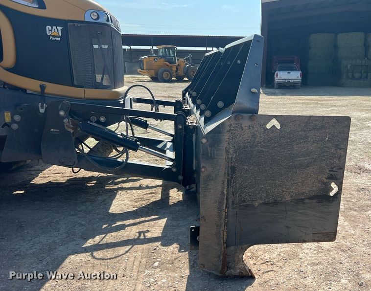 image for item DN3056 2013 Challenger MT965C  4WD tractor