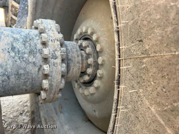 image for item DN3056 2013 Challenger MT965C  4WD tractor