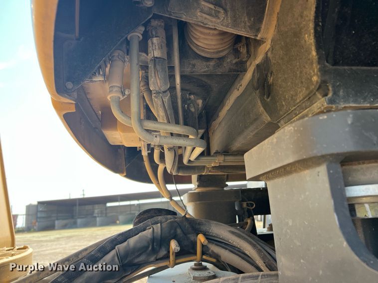 image for item DN3056 2013 Challenger MT965C  4WD tractor