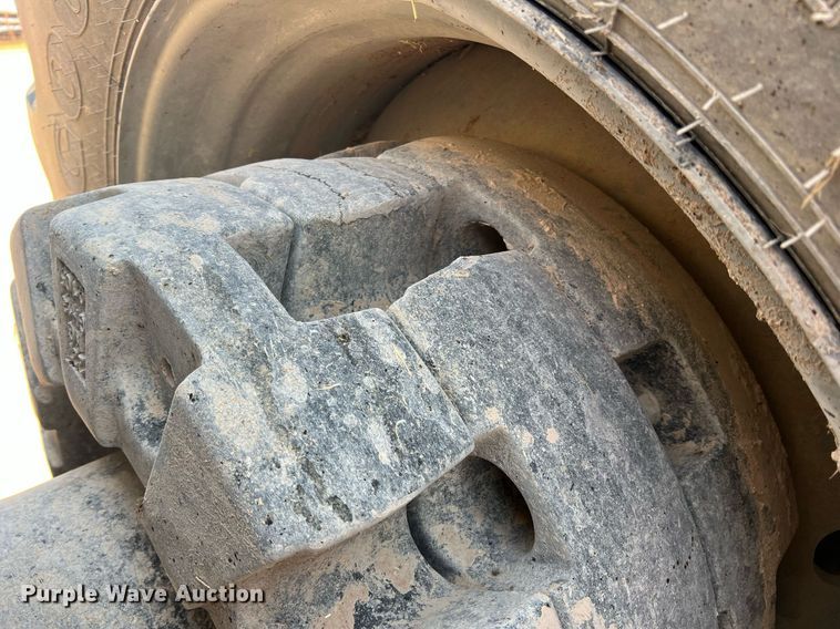 image for item DN3056 2013 Challenger MT965C  4WD tractor