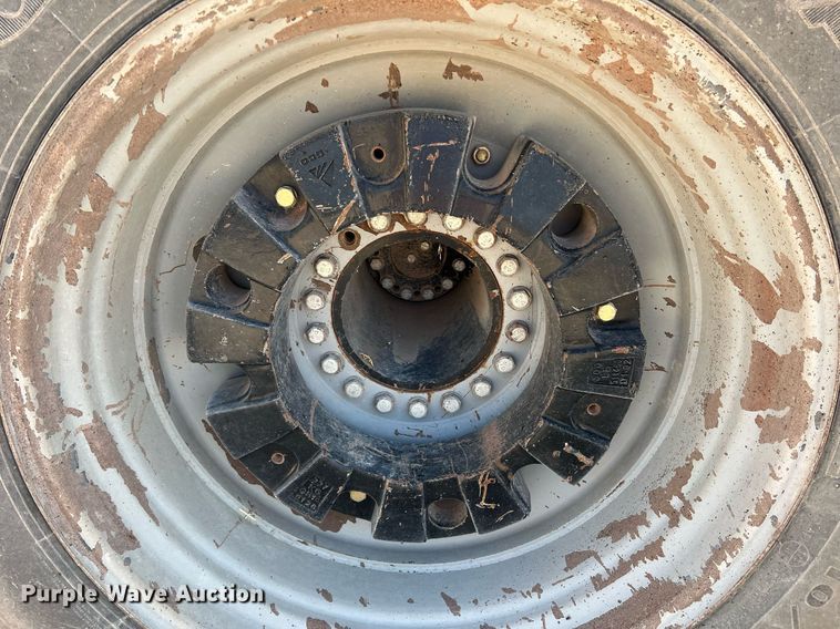 image for item DN3056 2013 Challenger MT965C  4WD tractor