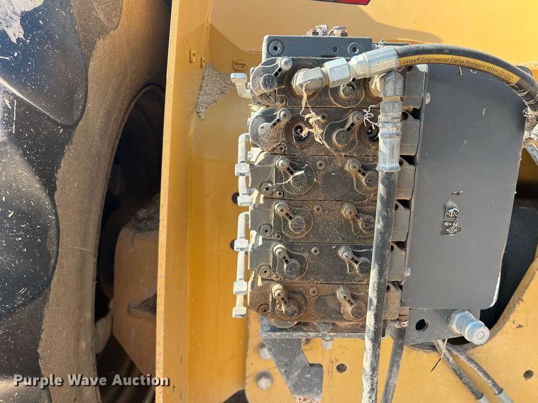 image for item DN3056 2013 Challenger MT965C  4WD tractor