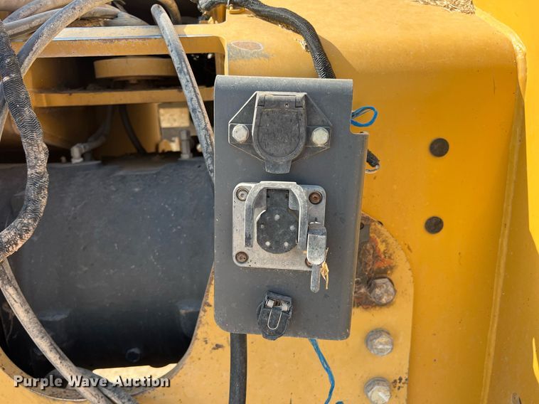 image for item DN3056 2013 Challenger MT965C  4WD tractor