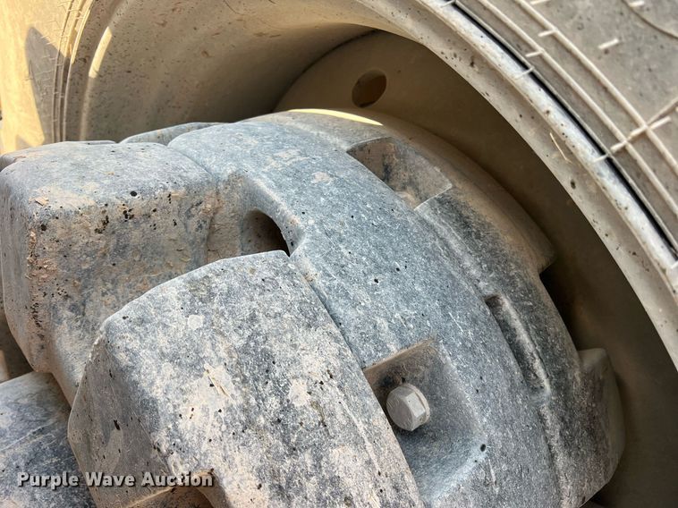 image for item DN3056 2013 Challenger MT965C  4WD tractor