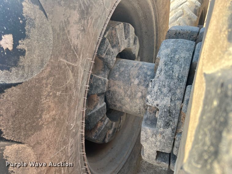 image for item DN3056 2013 Challenger MT965C  4WD tractor