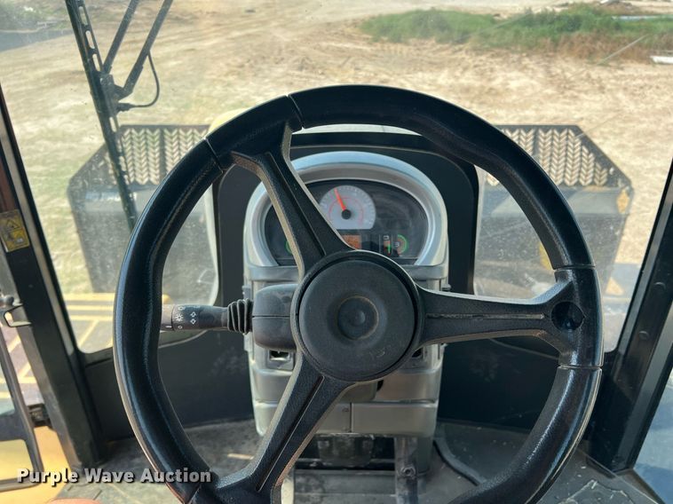 image for item DN3056 2013 Challenger MT965C  4WD tractor