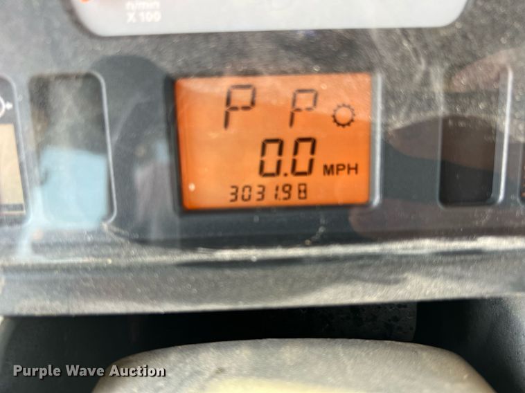 image for item DN3056 2013 Challenger MT965C  4WD tractor