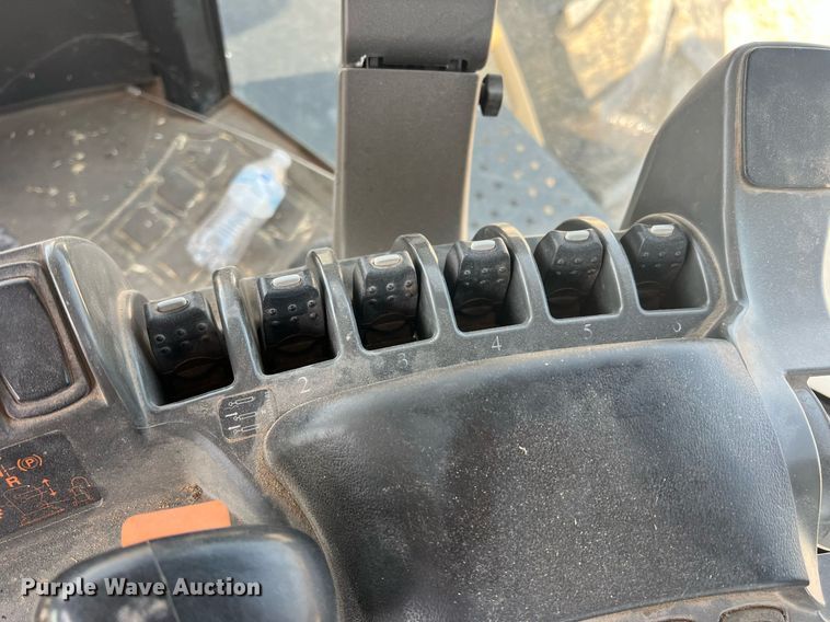 image for item DN3056 2013 Challenger MT965C  4WD tractor