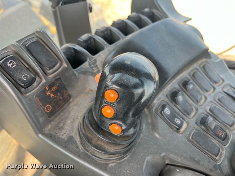 image for item DN3056 2013 Challenger MT965C  4WD tractor