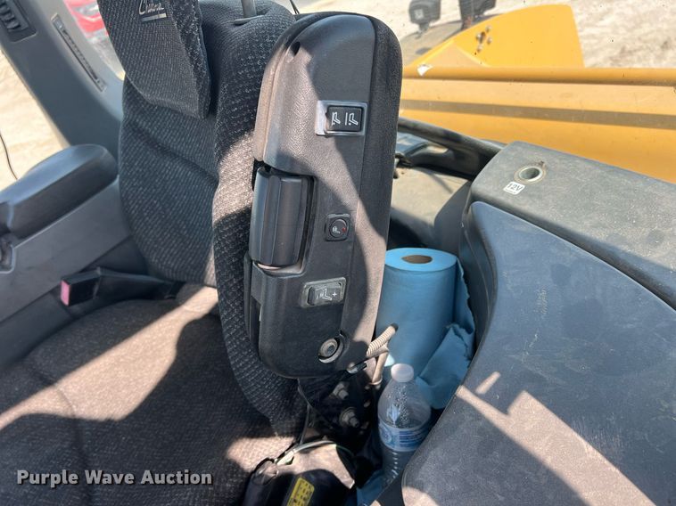 image for item DN3056 2013 Challenger MT965C  4WD tractor