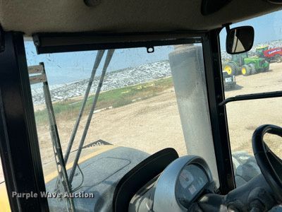 image for item DN3056 2013 Challenger MT965C  4WD tractor